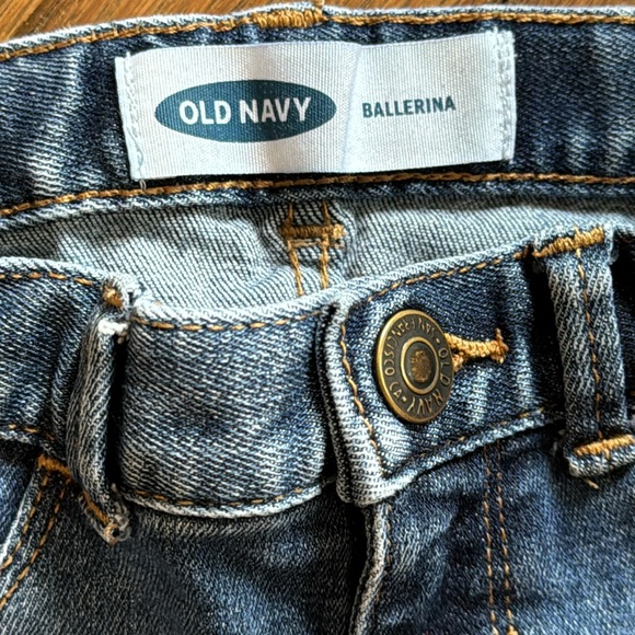 Old Navy Ballerina Distressed Jeans - Picture 7 of 7